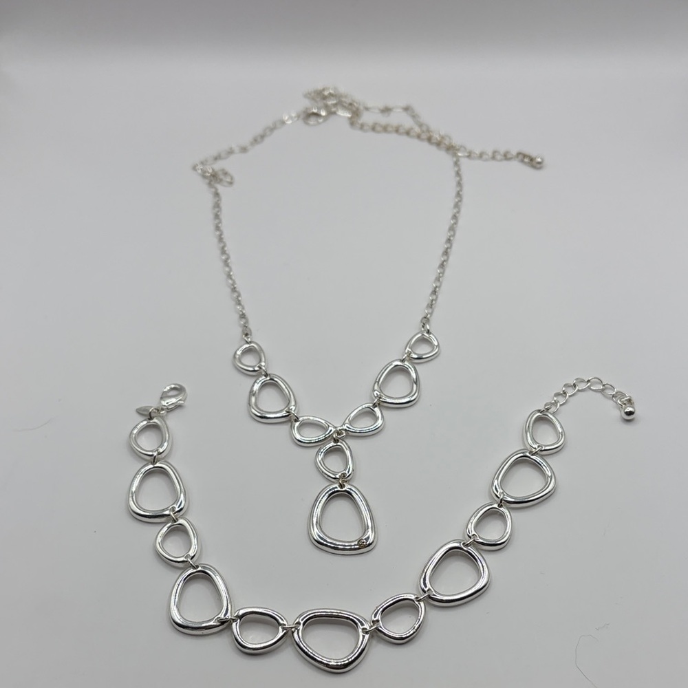 SAQ Silver Necklace and Bracelet Set